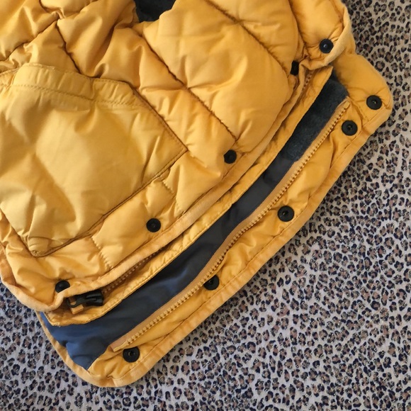 BABY GAP yellow unisex toddler puffy vest - Picture 15 of 16